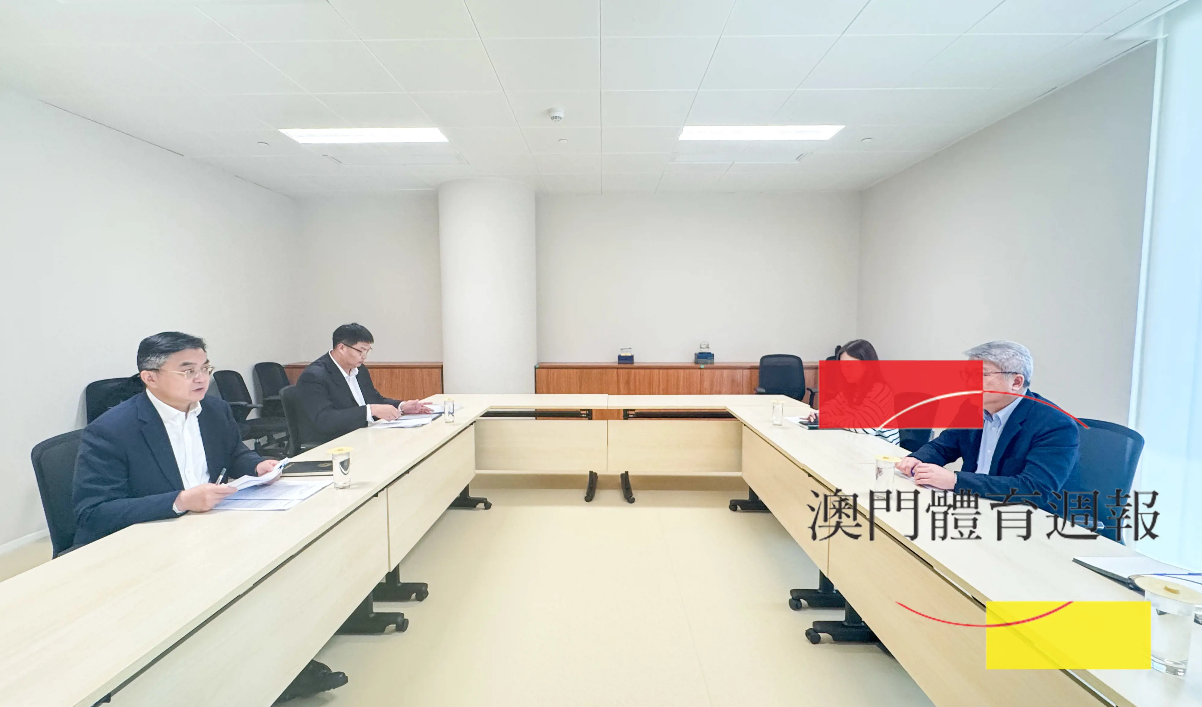 1 籌備辦主任潘永權與廣東賽區執委會副主任、廣東省體育局局長崔劍會面。.jpg